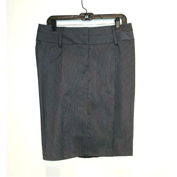 NWT Guess black pinstripe ruffled pencil skirt - size 29 - Picture 1 of 4